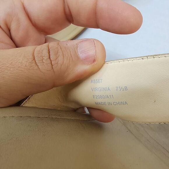 Coach Sandals Womens Size 7.5 Virginia Slip on Beige Tan Wedge Logo Chain Sandal - Picture 7 of 7